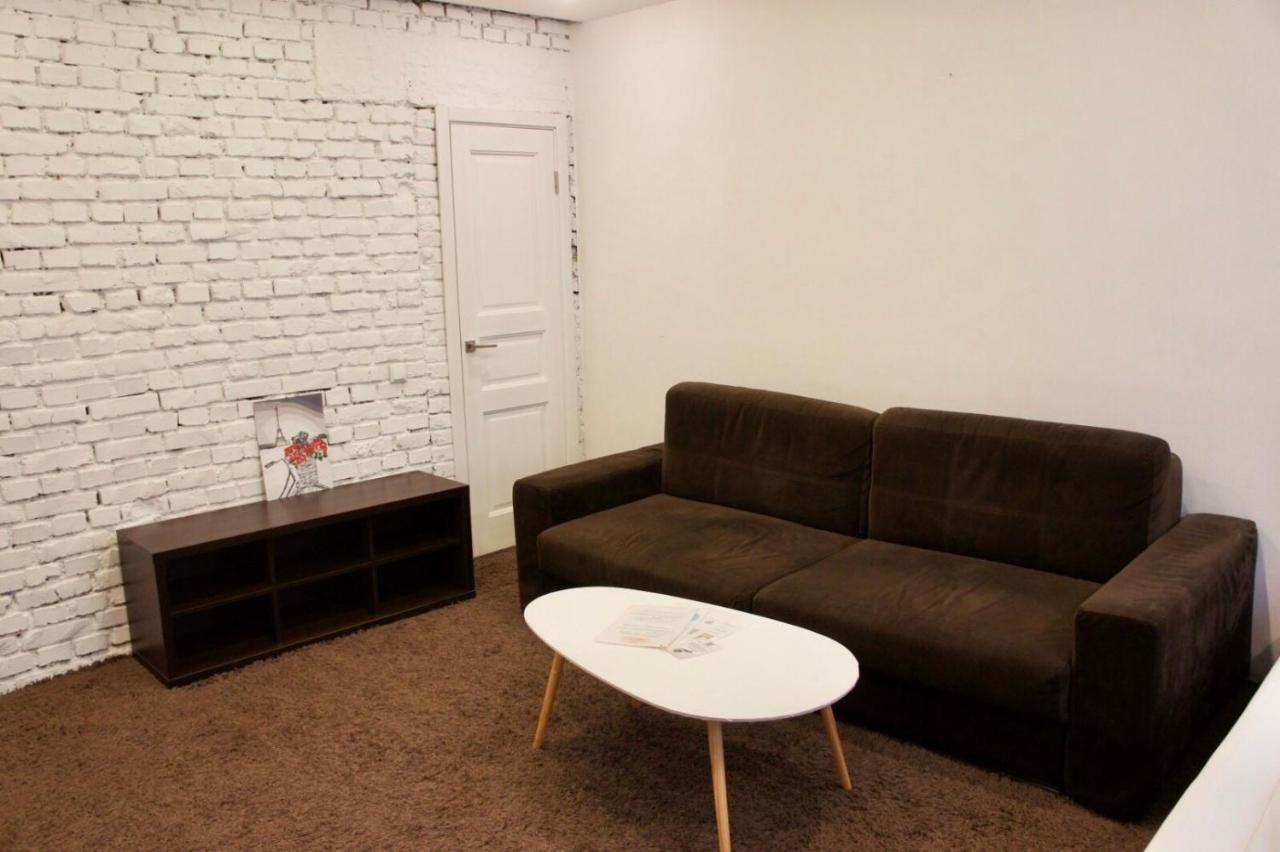 Central Apartment Nemiga Minsk Bagian luar foto