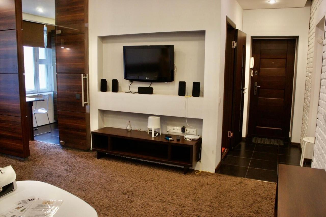 Central Apartment Nemiga Minsk Bagian luar foto