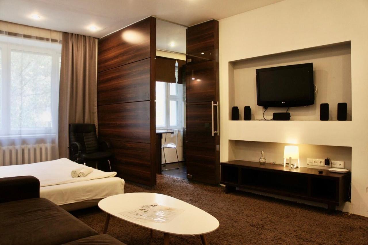 Central Apartment Nemiga Minsk Bagian luar foto